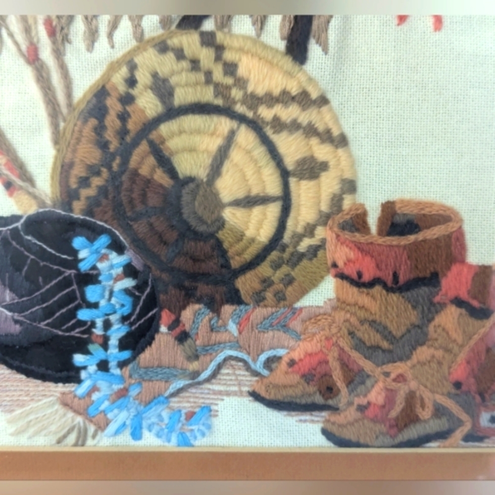 Native American Scene Hand Embroidered With Exquisite Detail - Picture 3 of 14